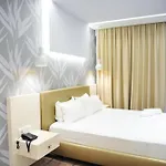 Tirana מלון *
