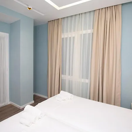 Tirana Hotel *
