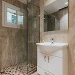 Tirana Hotell *