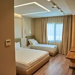 Hotell Tirana *